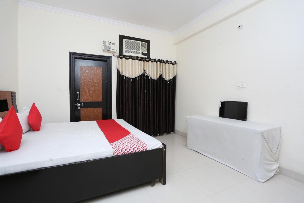 Hotel Oyo 40446 Yas Residency Alīgarh Exteriér fotografie