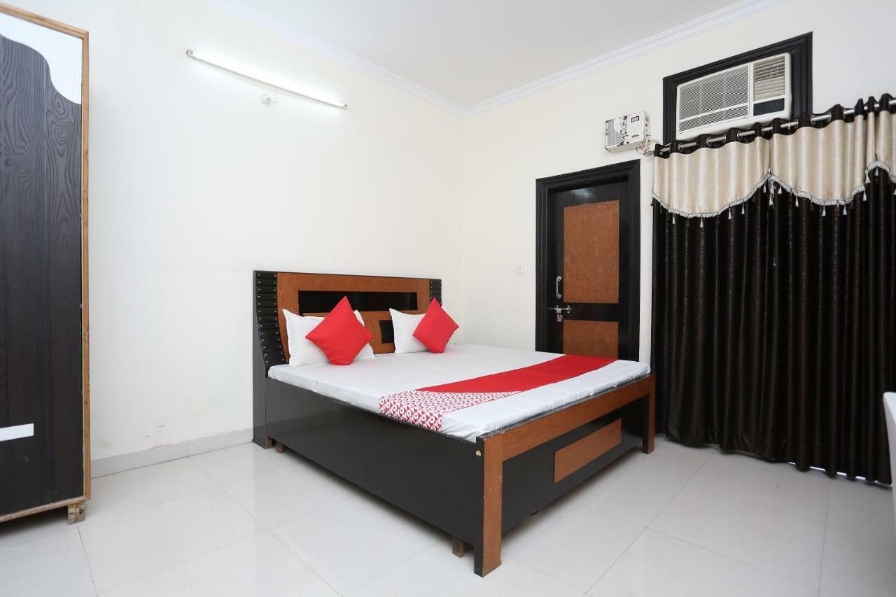 Hotel Oyo 40446 Yas Residency Alīgarh Exteriér fotografie