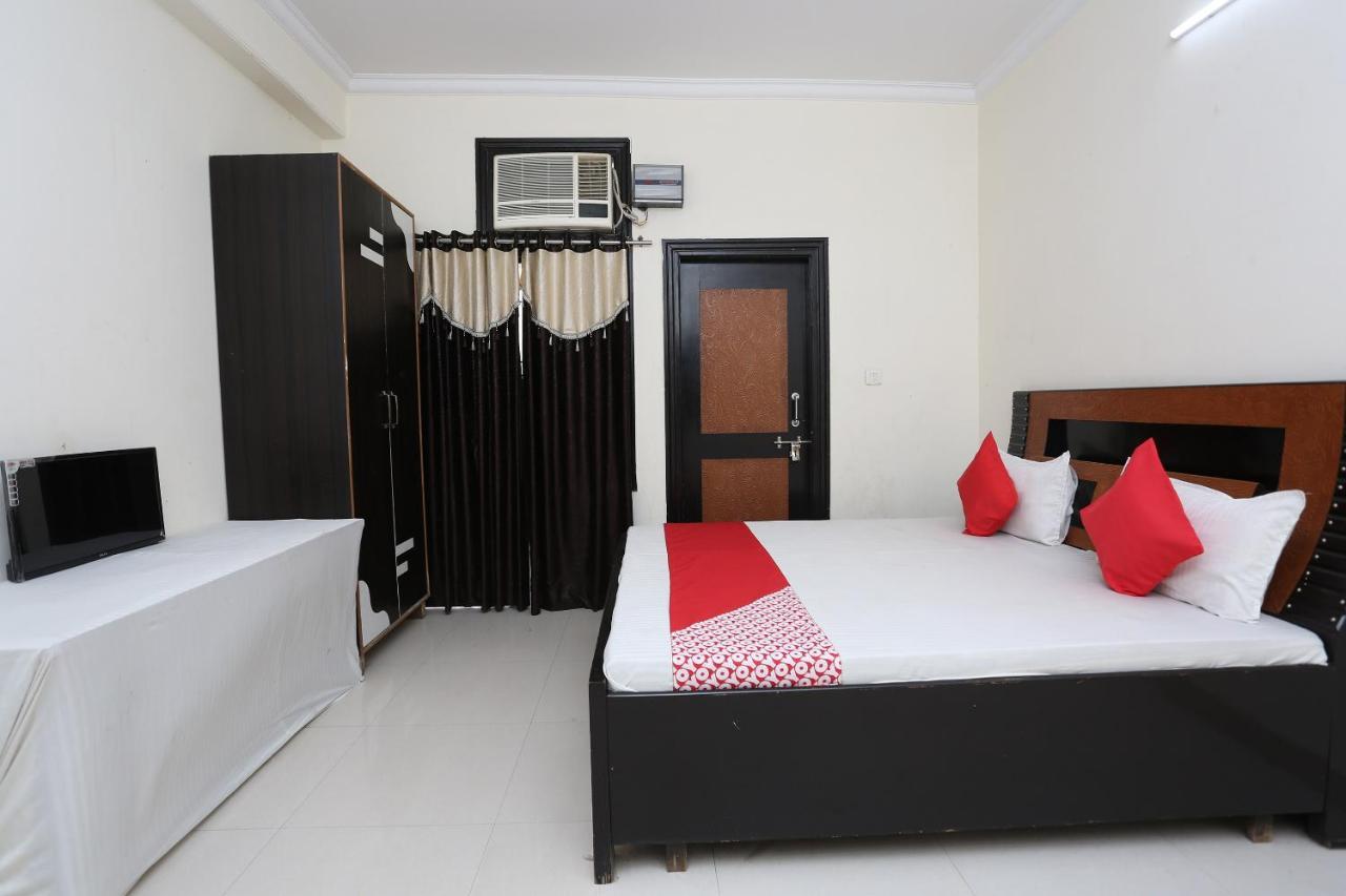 Hotel Oyo 40446 Yas Residency Alīgarh Exteriér fotografie